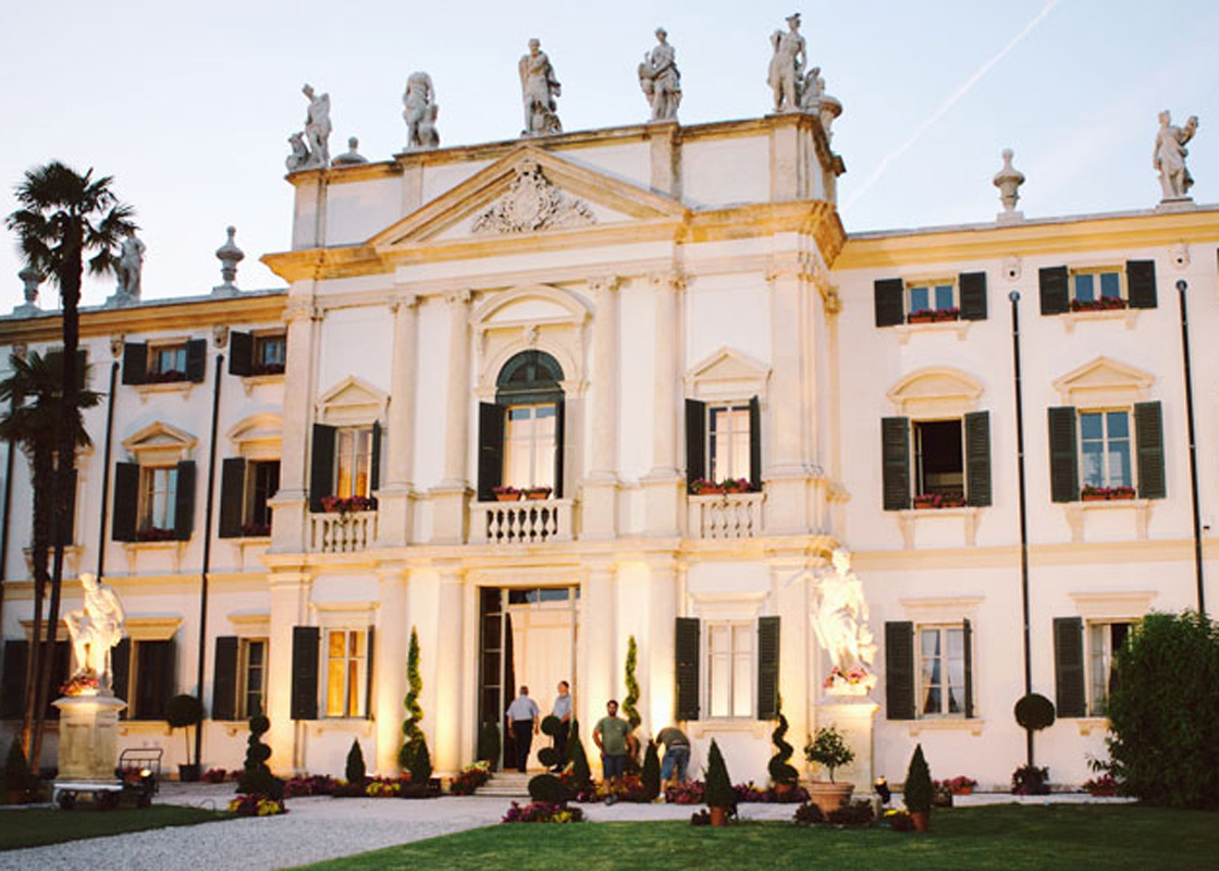 Villa Mosconi Bertani Copertina